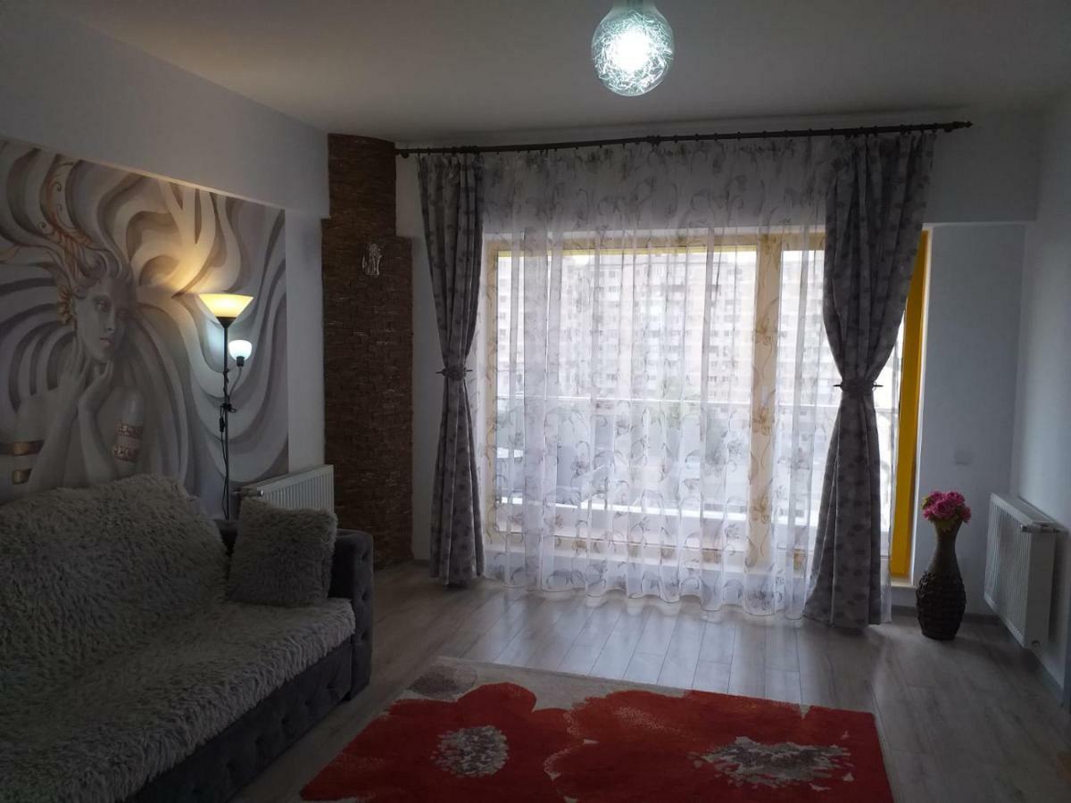 Downtown "Rendez-Vous" Luxury Apartment Bacau Exterior photo