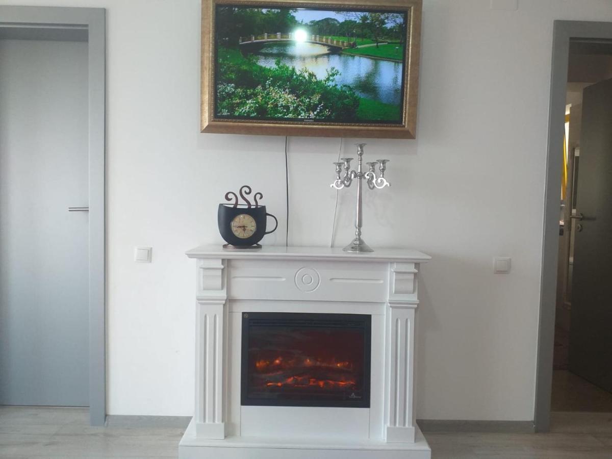 Downtown "Rendez-Vous" Luxury Apartment Bacau Exterior photo